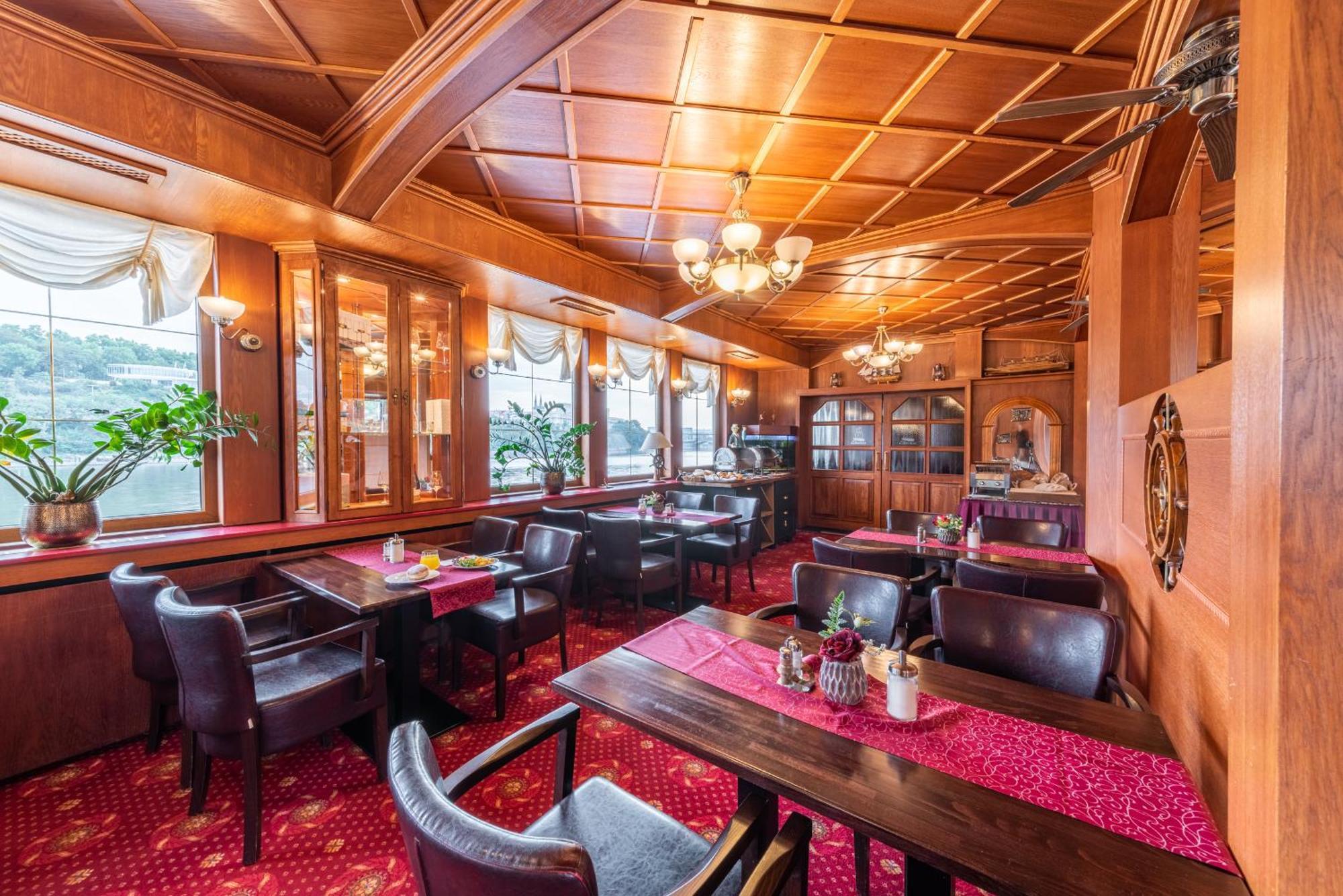 Albatros Botel Praga