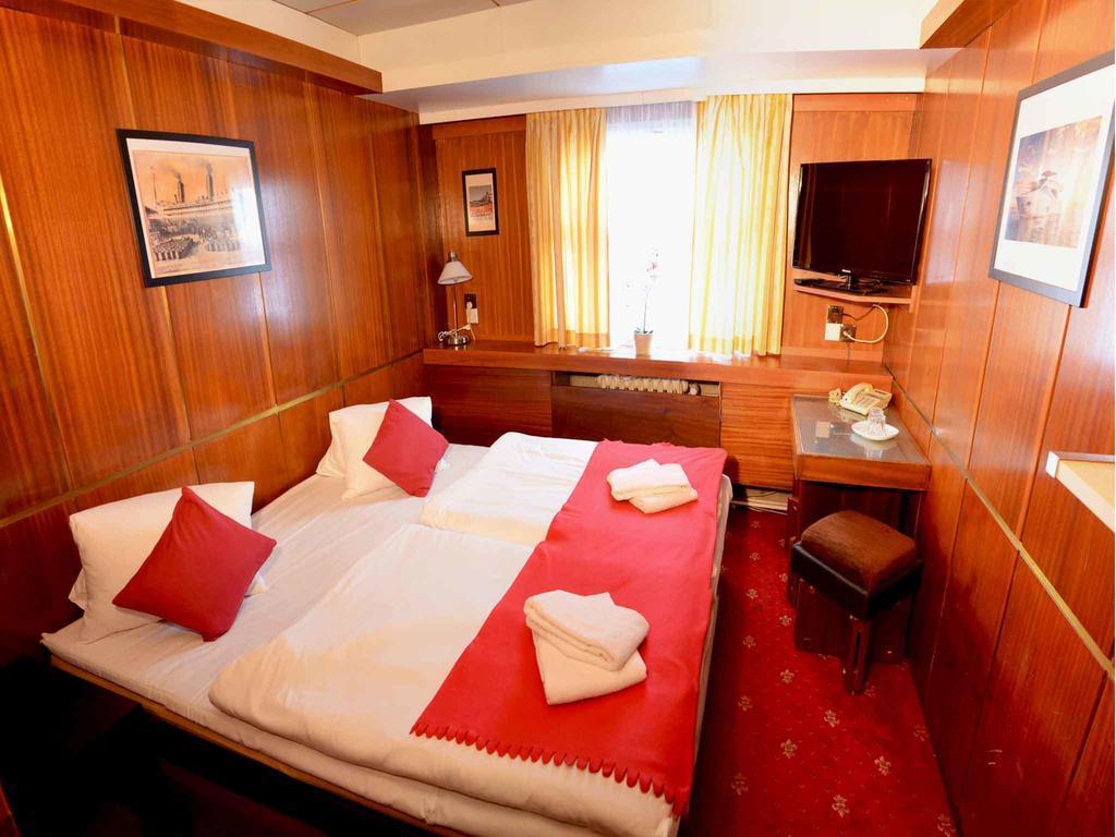 Bateau-hôtel Albatros