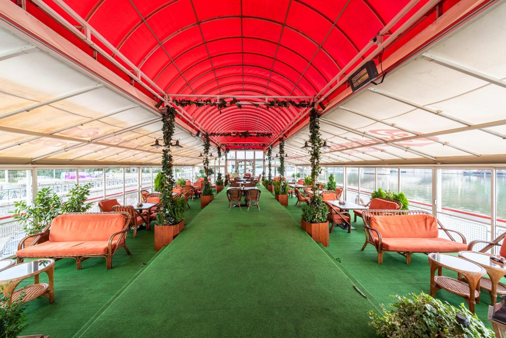Albatros Bateau-hôtel 3*